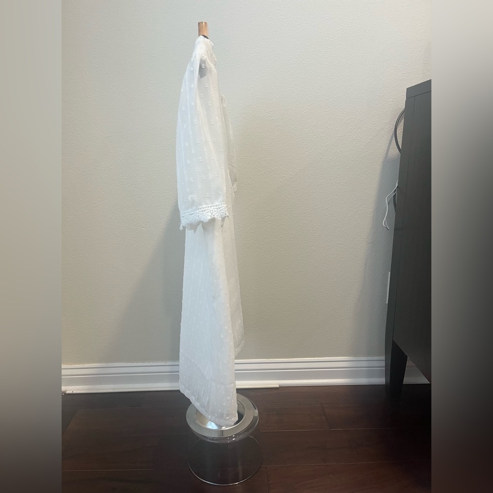 White V-Neck Tunic with Short Sleeves - Picture 6 of 8